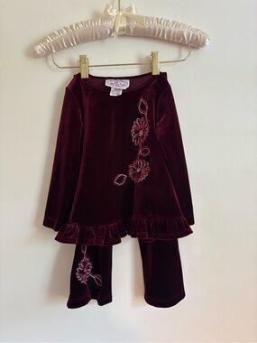 Vtg. Plum Pudding Velvet Girls Two-Piece Set with Floral Embroidery - Burgundy